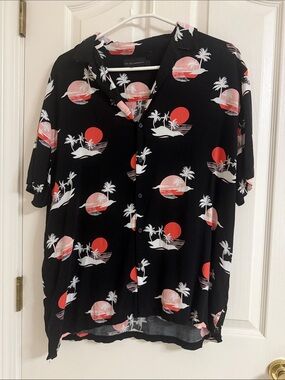 No Boundaries Black Short-Sleeve Button-Up with Red & White Sunset Motif